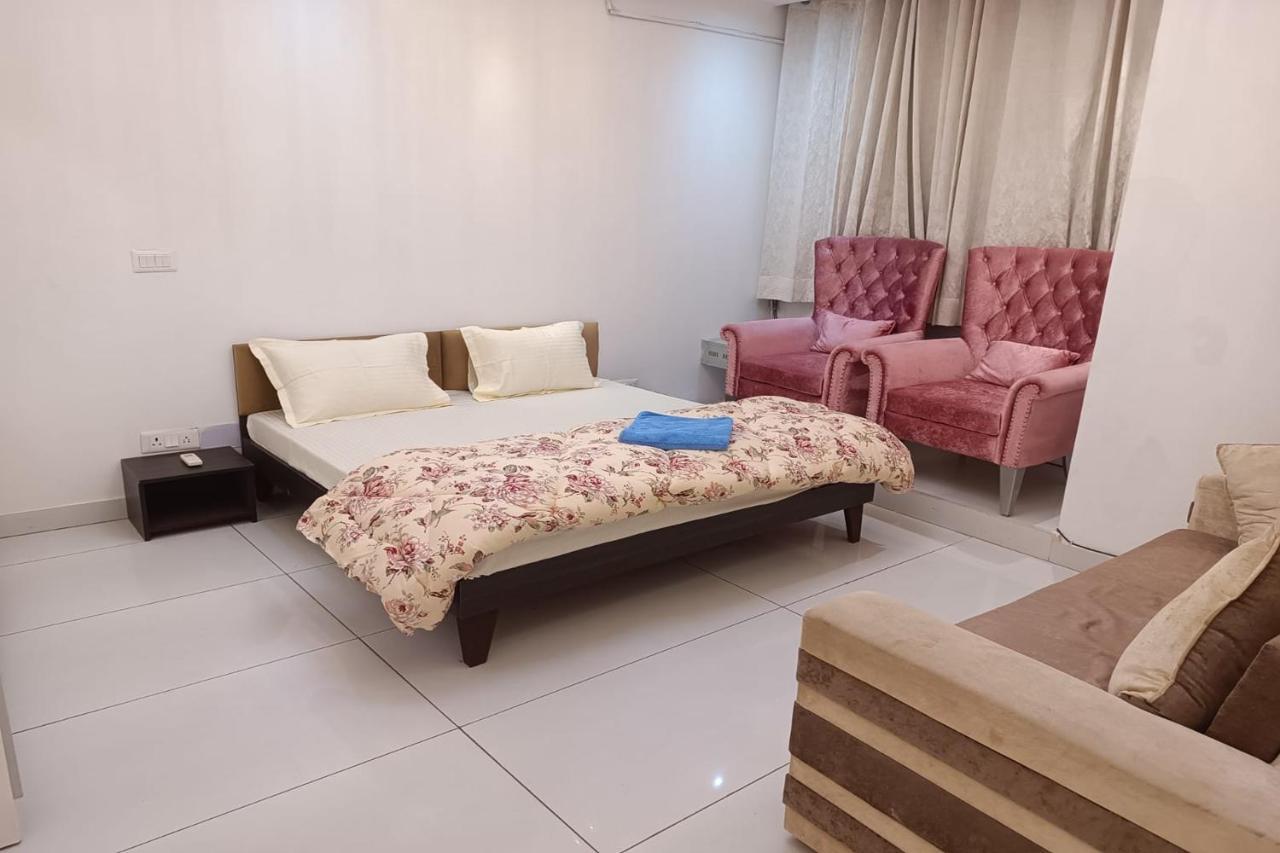 Greenleaf Apartment And Suites, Kalkaji Új-Delhi Kültér fotó
